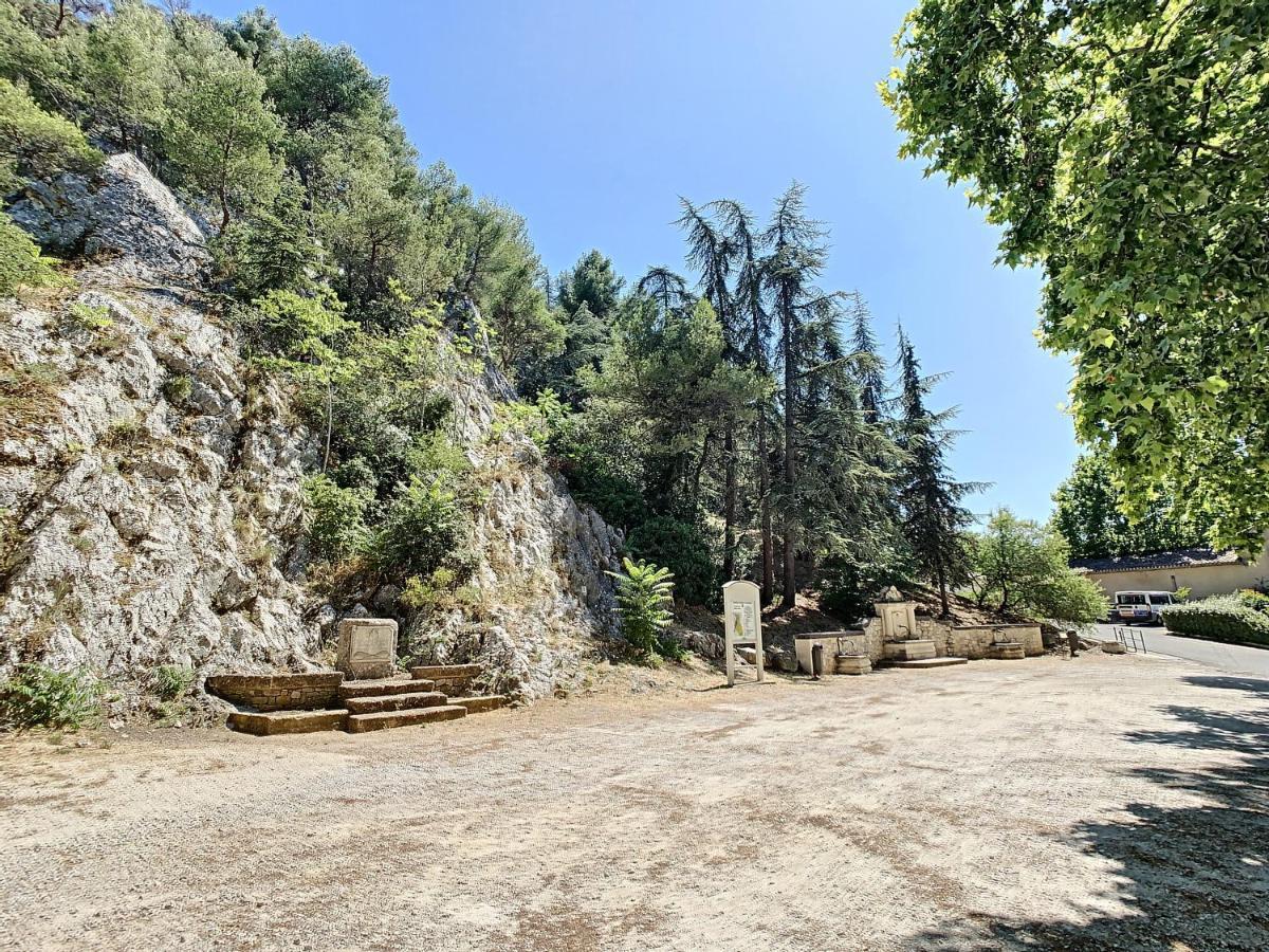 T2 Robion Luberon Apartment Exterior photo